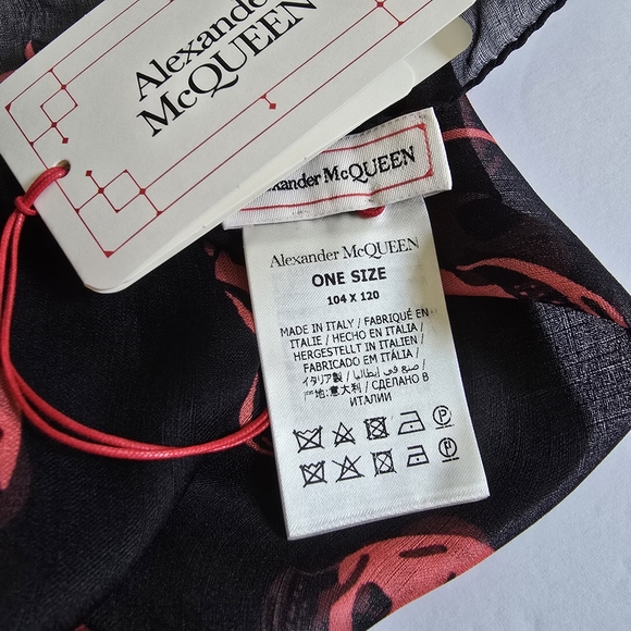Alexander McQueen Skull Silk Scarf Black Red - Picture 6 of 10